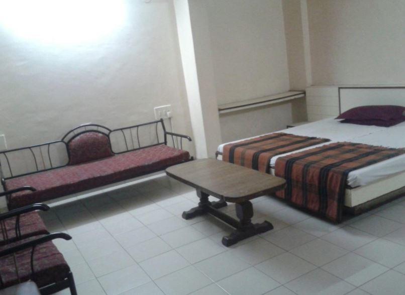 Hotel Sant Plaza Indore Bagian luar foto